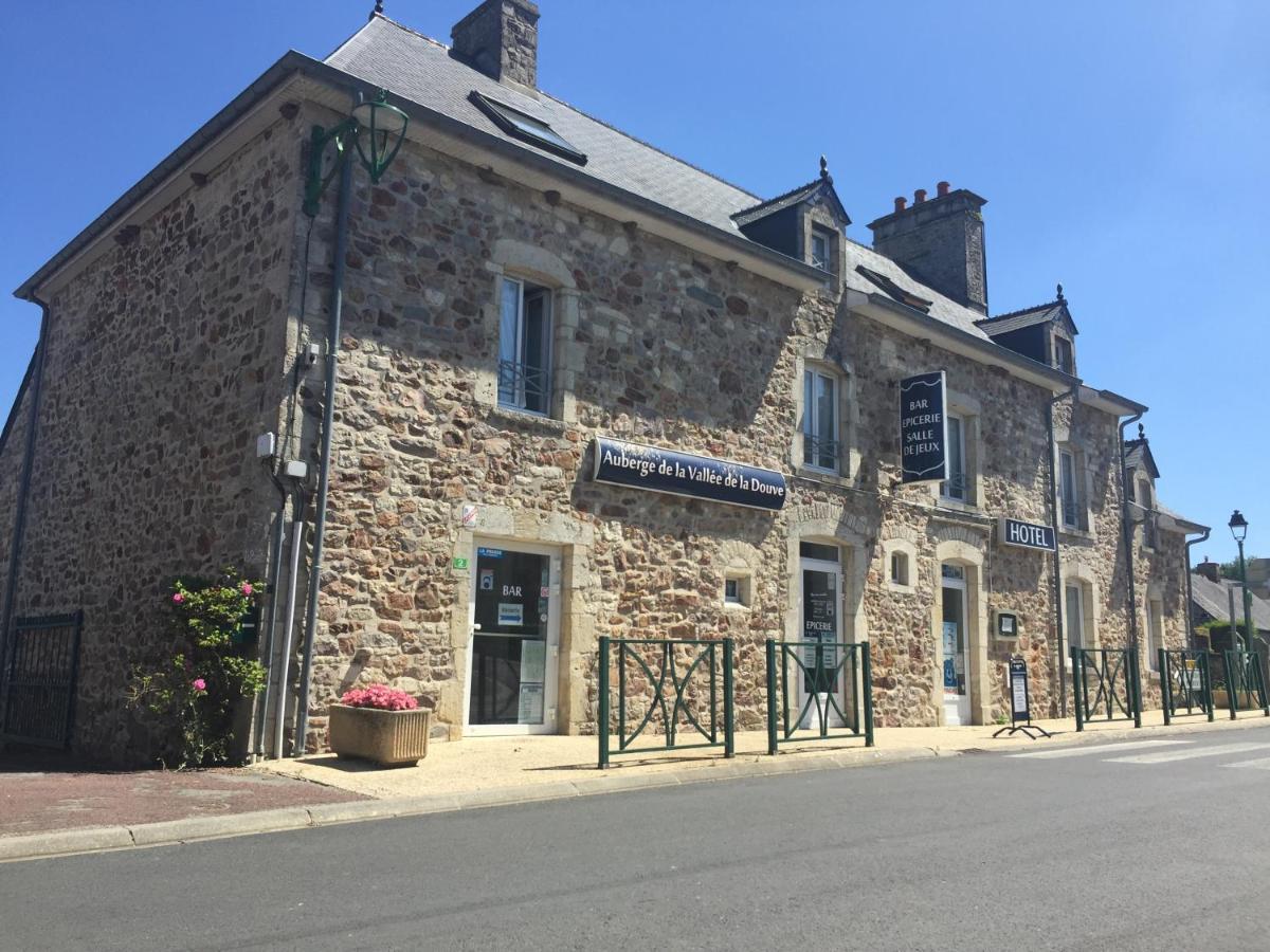 Auberge Vallee De La Douve L'Etang-Bertrand Екстериор снимка
